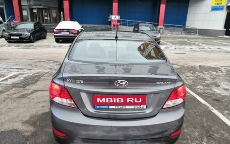 Hyundai Solaris II рестайлинг, 2011 год, 800 000 рублей, 3 фотография