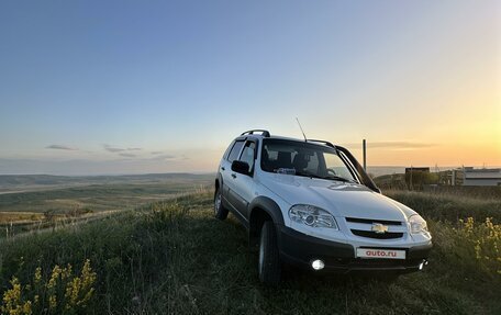 Chevrolet Niva I рестайлинг, 2016 год, 780 000 рублей, 24 фотография