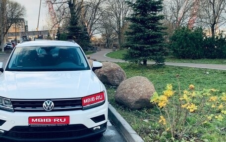 Volkswagen Tiguan II, 2020 год, 2 850 000 рублей, 1 фотография