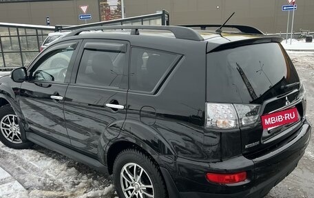 Mitsubishi Outlander III рестайлинг 3, 2011 год, 2 100 000 рублей, 3 фотография