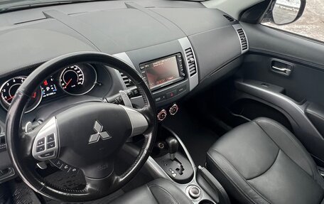 Mitsubishi Outlander III рестайлинг 3, 2011 год, 2 100 000 рублей, 16 фотография