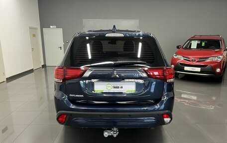 Mitsubishi Outlander III рестайлинг 3, 2019 год, 1 995 000 рублей, 4 фотография