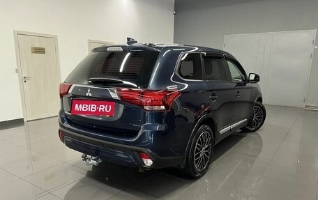 Mitsubishi Outlander III рестайлинг 3, 2019 год, 1 995 000 рублей, 2 фотография