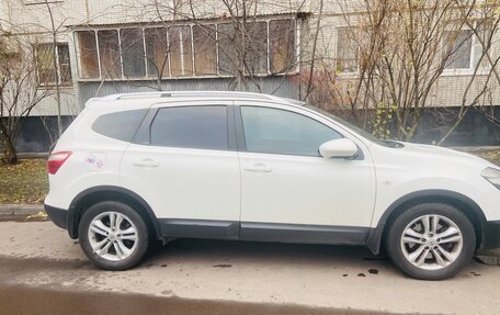 Nissan Qashqai+2 I, 2011 год, 1 350 000 рублей, 2 фотография