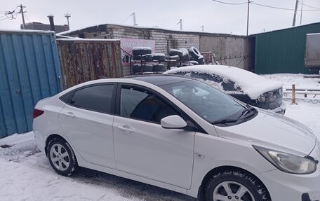 Hyundai Solaris II рестайлинг, 2013 год, 750 000 рублей, 3 фотография