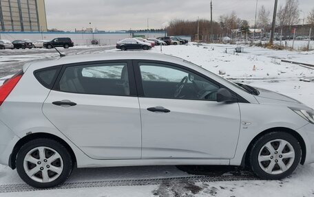 Hyundai Solaris II рестайлинг, 2012 год, 730 000 рублей, 2 фотография