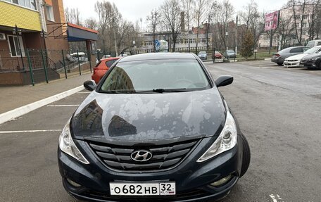 Hyundai Sonata VI, 2010 год, 1 000 000 рублей, 1 фотография