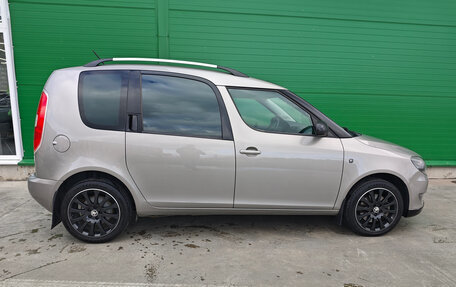 Skoda Roomster, 2014 год, 1 100 000 рублей, 4 фотография