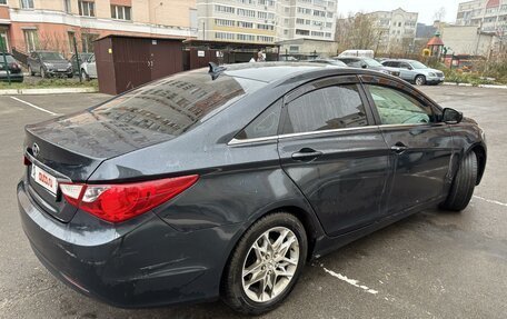 Hyundai Sonata VI, 2010 год, 1 000 000 рублей, 6 фотография