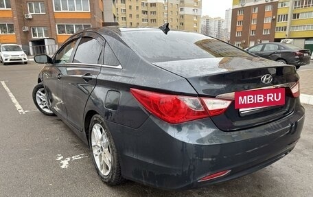 Hyundai Sonata VI, 2010 год, 1 000 000 рублей, 5 фотография