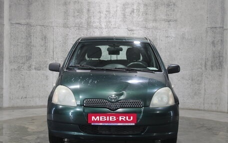 Toyota Yaris I рестайлинг, 2000 год, 325 000 рублей, 2 фотография