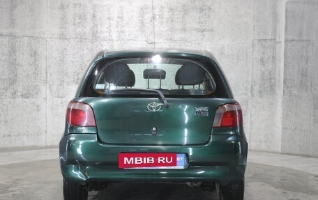 Toyota Yaris I рестайлинг, 2000 год, 325 000 рублей, 11 фотография