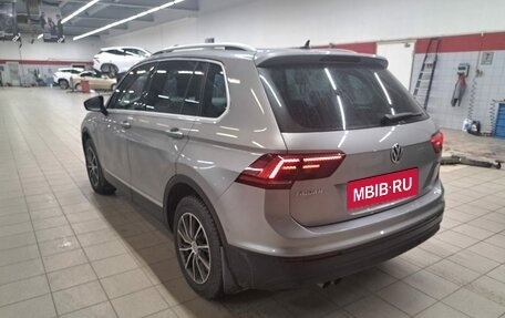 Volkswagen Tiguan II, 2019 год, 2 885 000 рублей, 5 фотография