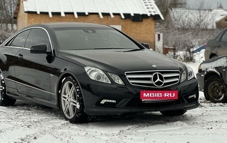 Mercedes-Benz E-Класс, 2011 год, 1 470 000 рублей, 2 фотография