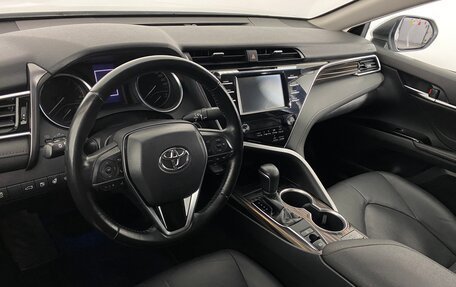 Toyota Camry, 2019 год, 3 299 000 рублей, 14 фотография