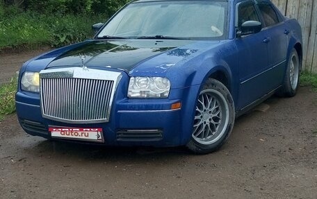 Chrysler 300C II, 2005 год, 900 000 рублей, 1 фотография