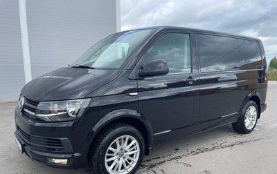 Volkswagen Multivan T6 рестайлинг, 2019 год, 3 580 000 рублей, 1 фотография