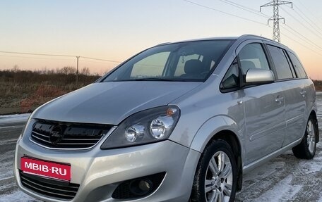 Opel Zafira B, 2012 год, 640 000 рублей, 1 фотография