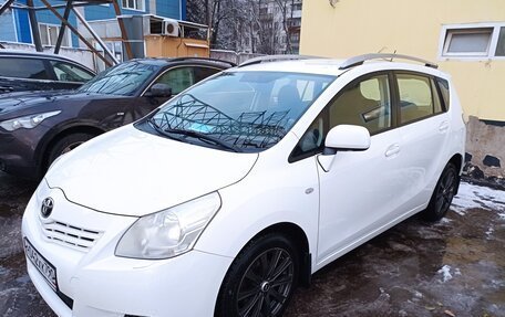 Toyota Verso I, 2011 год, 1 300 000 рублей, 7 фотография