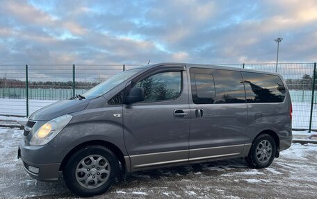 Hyundai H-1 II рестайлинг, 2011 год, 1 560 000 рублей, 3 фотография