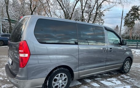 Hyundai H-1 II рестайлинг, 2011 год, 1 560 000 рублей, 12 фотография