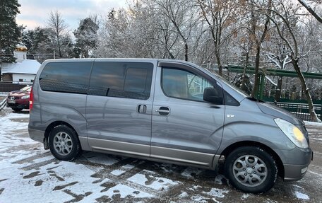 Hyundai H-1 II рестайлинг, 2011 год, 1 560 000 рублей, 15 фотография