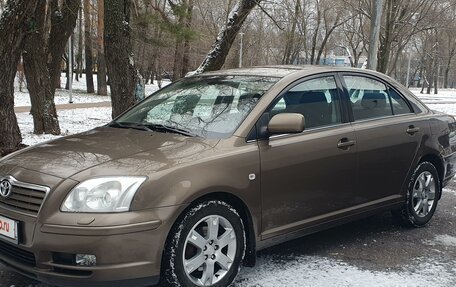 Toyota Avensis III рестайлинг, 2005 год, 825 000 рублей, 3 фотография