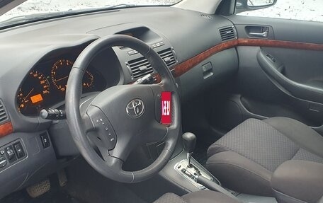 Toyota Avensis III рестайлинг, 2005 год, 825 000 рублей, 9 фотография