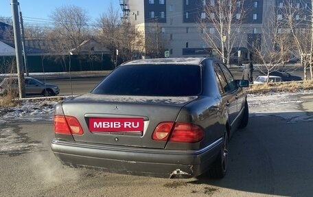 Mercedes-Benz E-Класс, 1998 год, 380 000 рублей, 3 фотография