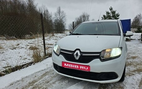 Renault Logan II, 2017 год, 850 000 рублей, 14 фотография