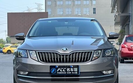 Skoda Octavia, 2021 год, 1 640 000 рублей, 2 фотография