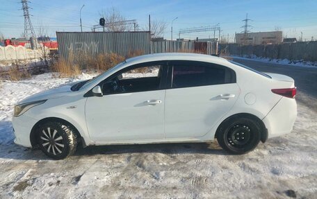 KIA Rio IV, 2018 год, 950 000 рублей, 4 фотография