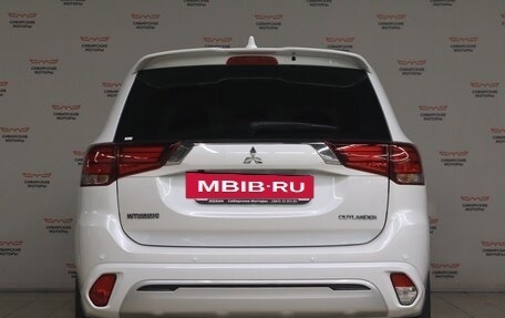 Mitsubishi Outlander III рестайлинг 3, 2022 год, 2 780 000 рублей, 5 фотография