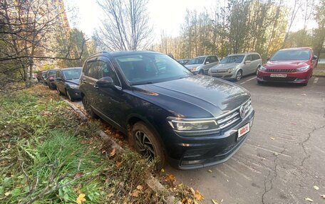 Volkswagen Tiguan II, 2018 год, 2 650 000 рублей, 2 фотография