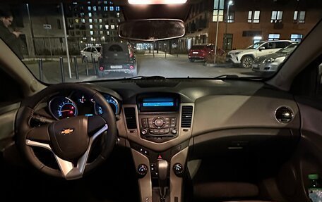 Chevrolet Cruze II, 2010 год, 610 000 рублей, 6 фотография