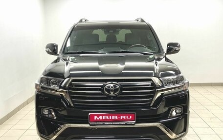 Toyota Land Cruiser 200, 2017 год, 7 595 000 рублей, 2 фотография