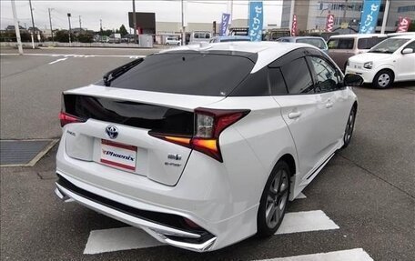 Toyota Prius IV XW50, 2021 год, 1 890 000 рублей, 4 фотография