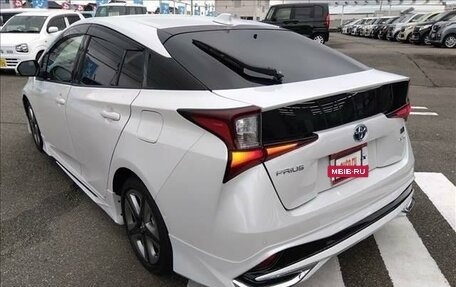 Toyota Prius IV XW50, 2021 год, 1 890 000 рублей, 6 фотография