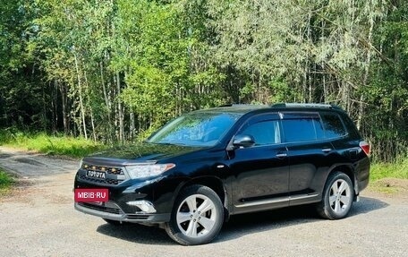 Toyota Highlander III, 2012 год, 1 855 000 рублей, 2 фотография