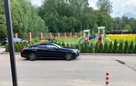 Mercedes-Benz E-Класс, 2015 год, 2 600 000 рублей, 3 фотография