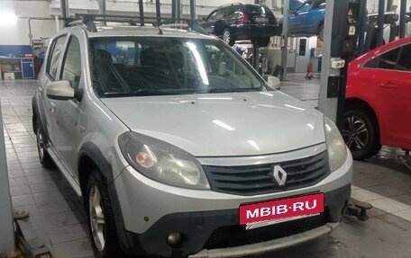 Renault Sandero I, 2013 год, 650 000 рублей, 2 фотография