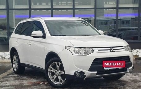 Mitsubishi Outlander III рестайлинг 3, 2014 год, 1 545 000 рублей, 3 фотография