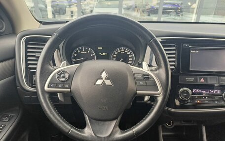 Mitsubishi Outlander III рестайлинг 3, 2014 год, 1 545 000 рублей, 17 фотография