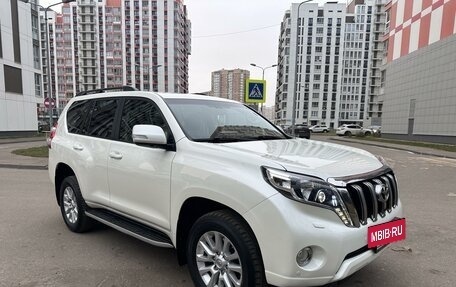 Toyota Land Cruiser Prado 150 рестайлинг 2, 2015 год, 3 670 000 рублей, 3 фотография