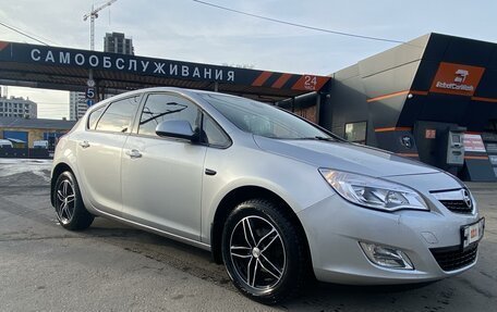 Opel Astra J, 2010 год, 630 000 рублей, 2 фотография