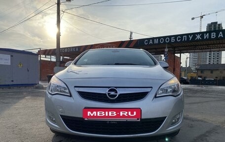 Opel Astra J, 2010 год, 630 000 рублей, 8 фотография