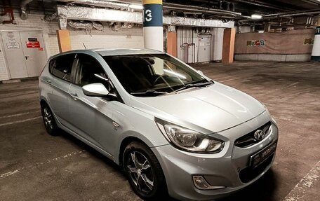 Hyundai Solaris II рестайлинг, 2011 год, 972 000 рублей, 3 фотография