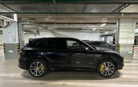 Porsche Cayenne III, 2019 год, 16 000 000 рублей, 3 фотография