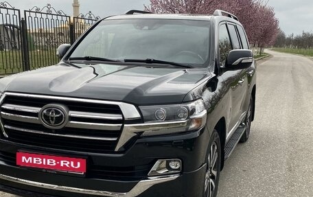 Toyota Land Cruiser 200, 2019 год, 7 700 000 рублей, 2 фотография