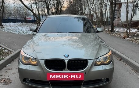 BMW 5 серия, 2004 год, 1 080 000 рублей, 2 фотография